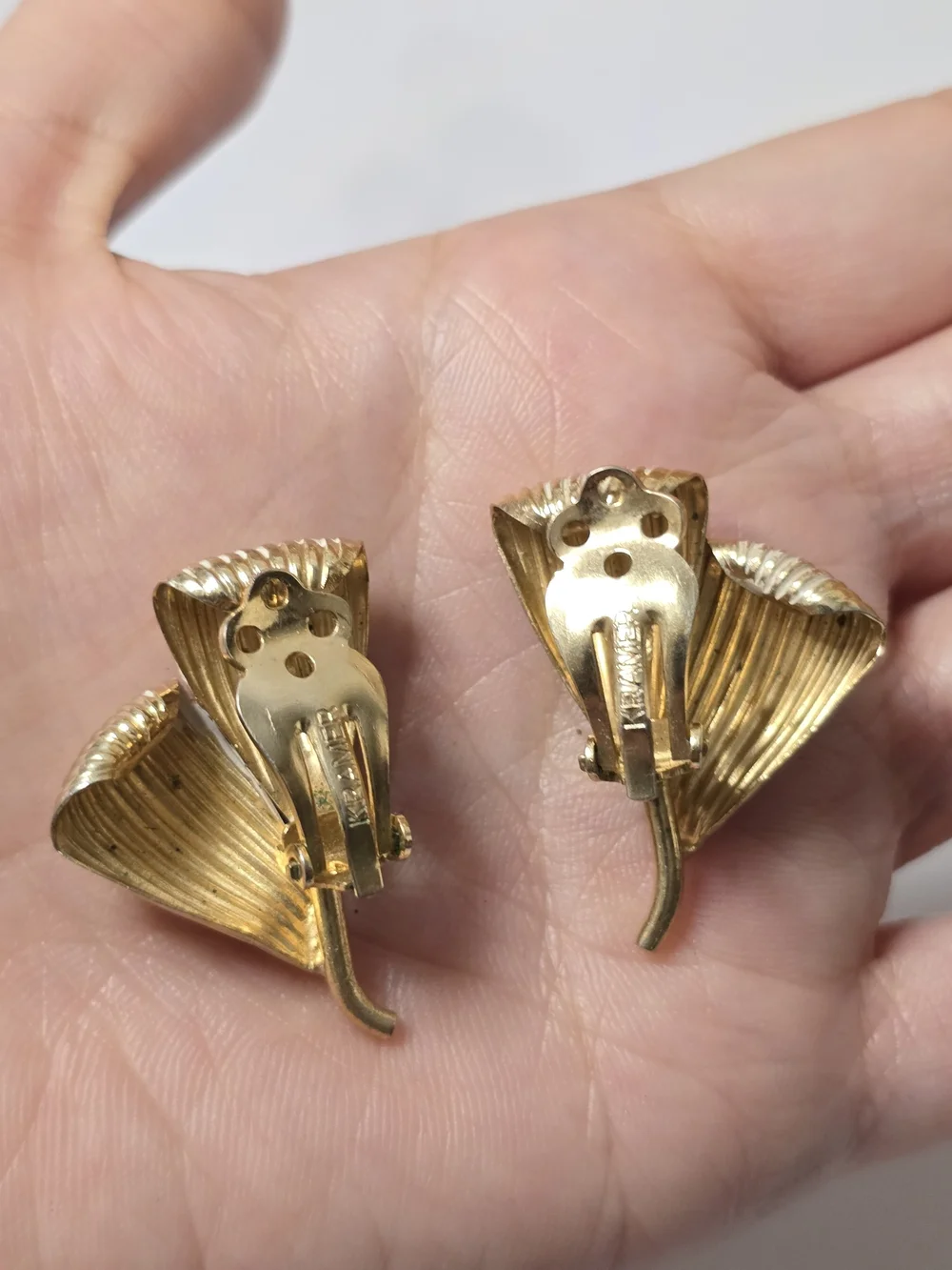Vintagr Kramer Gold-Tone Leaf Clip-On Earrings